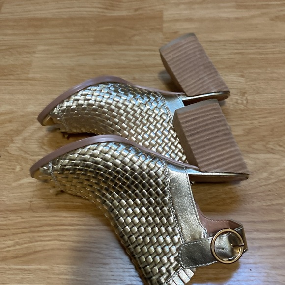 Very Volatile Woven Gold Metallic Starla Heeled Sandal - Picture 4 of 6